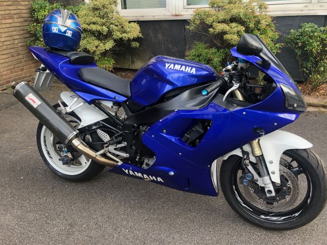 Yamaha R1