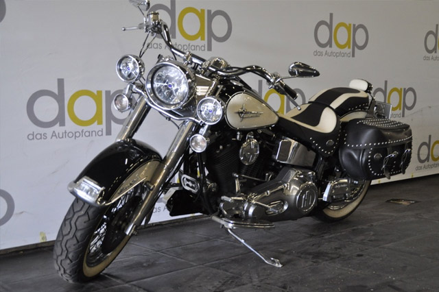 Harley Davidson Heritage Softail in der Auktion im Pfandhaus in Krefeld