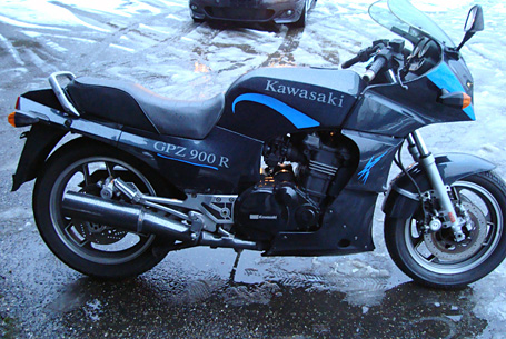 Kawasaki GPZ 900 R