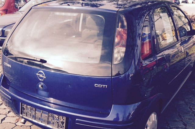 Opel Corsa blau