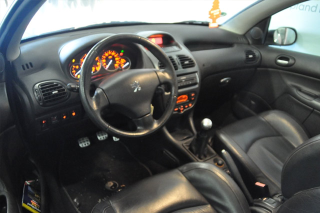 Innenraum Peugeot 206
