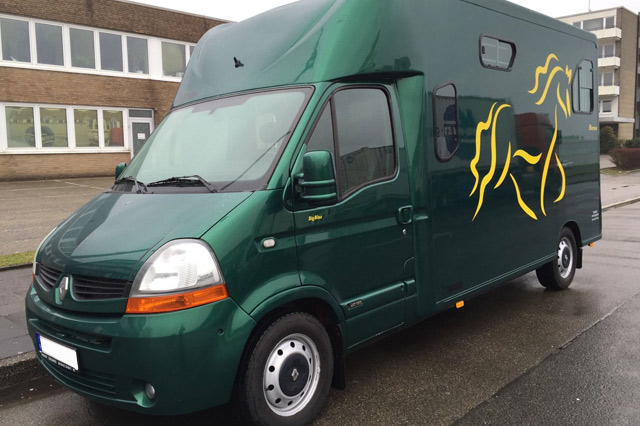 Renault Master Pferdetransporter