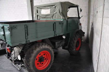 Daimler Benz Unimog 401 Versteigerung
